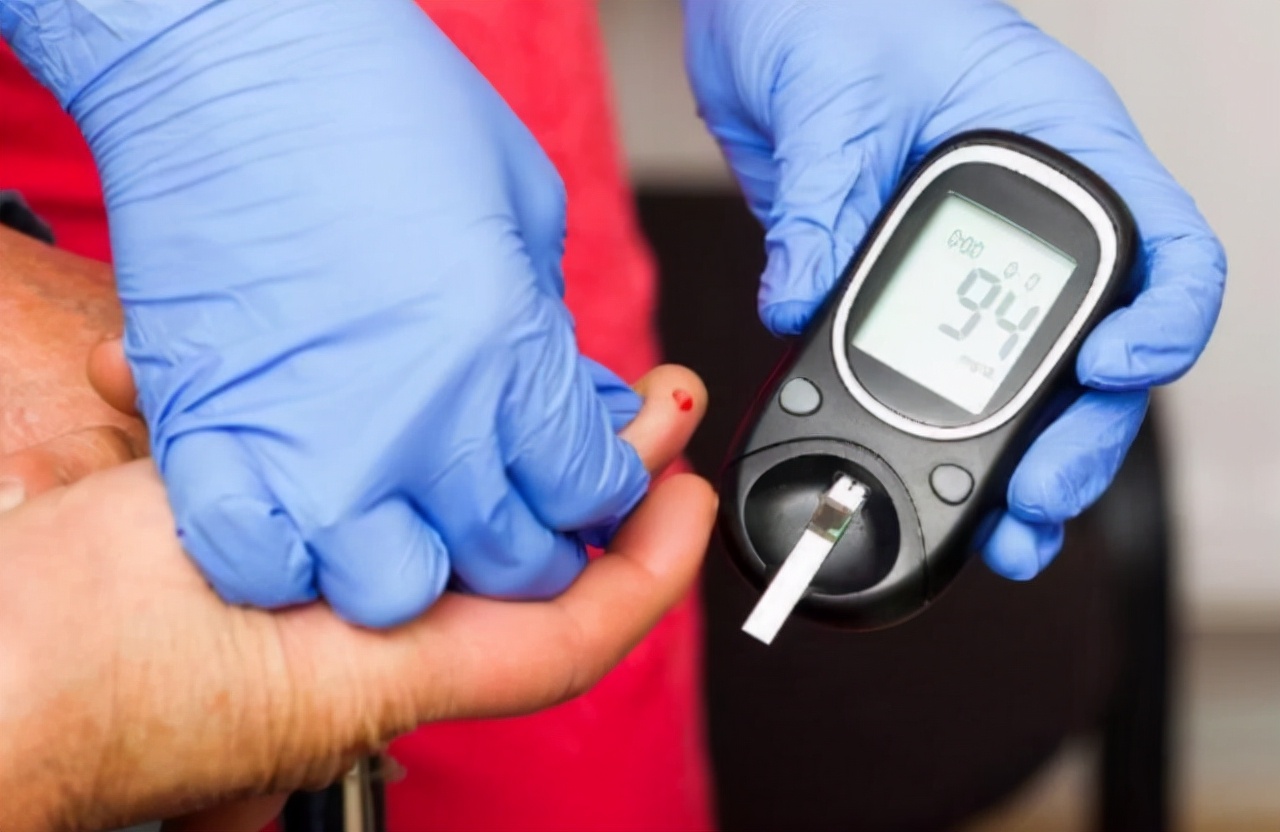 空腹血糖7.1糖化5.8是不是糖尿病,50岁空腹血糖6.8严重吗还能吃肉吗