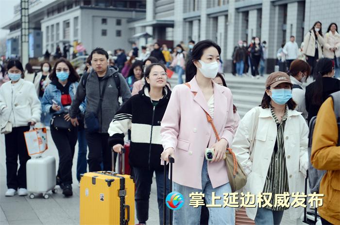 29日到发旅客3.3万人！延吉西站迎客流高峰