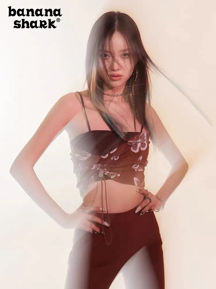 这个夏天一定要穿小吊带,夏天就是要穿上好看的小吊带