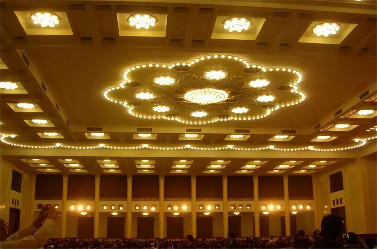 人民大会堂建成后的第一次国宴,人民大会堂新年国宴