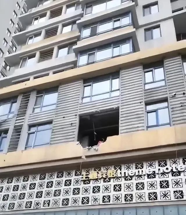 哈尔滨租户拆承重墙,哈尔滨租户砸掉承重墙原视频