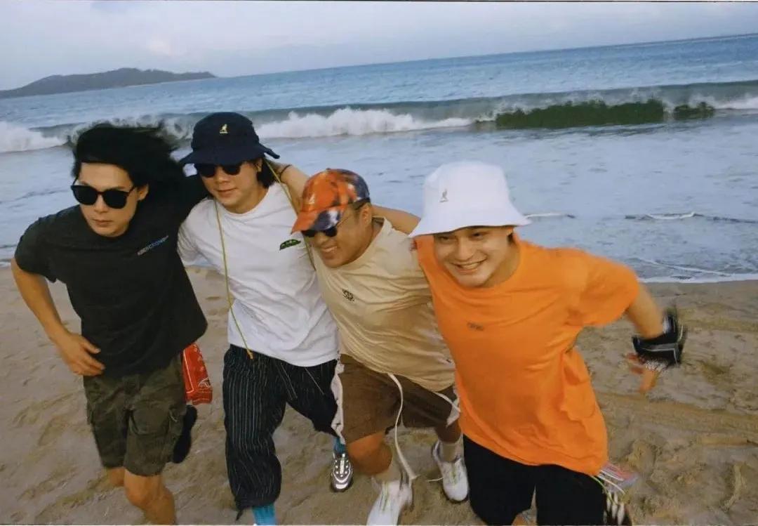 两年前火爆音乐,以前乐队最火的歌