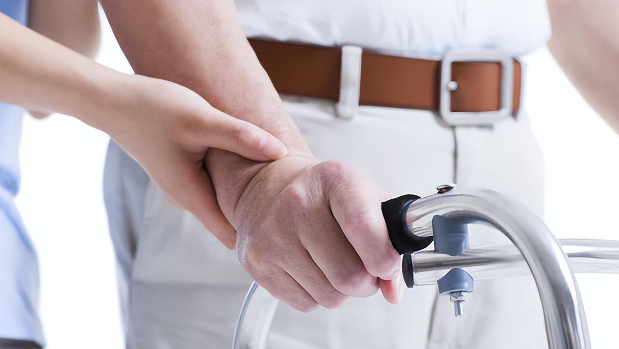 老年人膝盖疼响的最好治疗方法,老人膝盖软该注意些什么