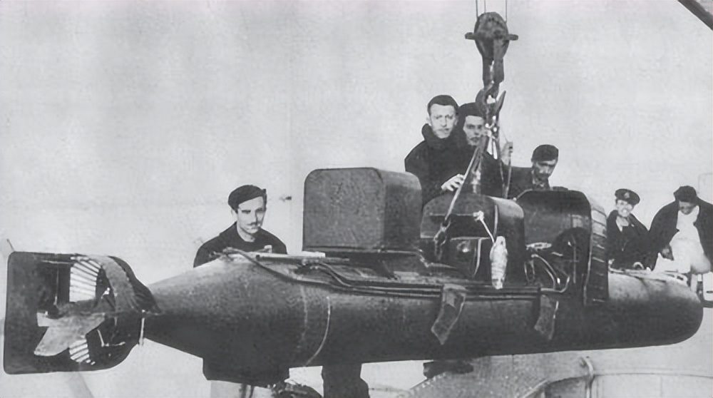 富尔顿与汽船的故事,富尔顿发明汽船时间