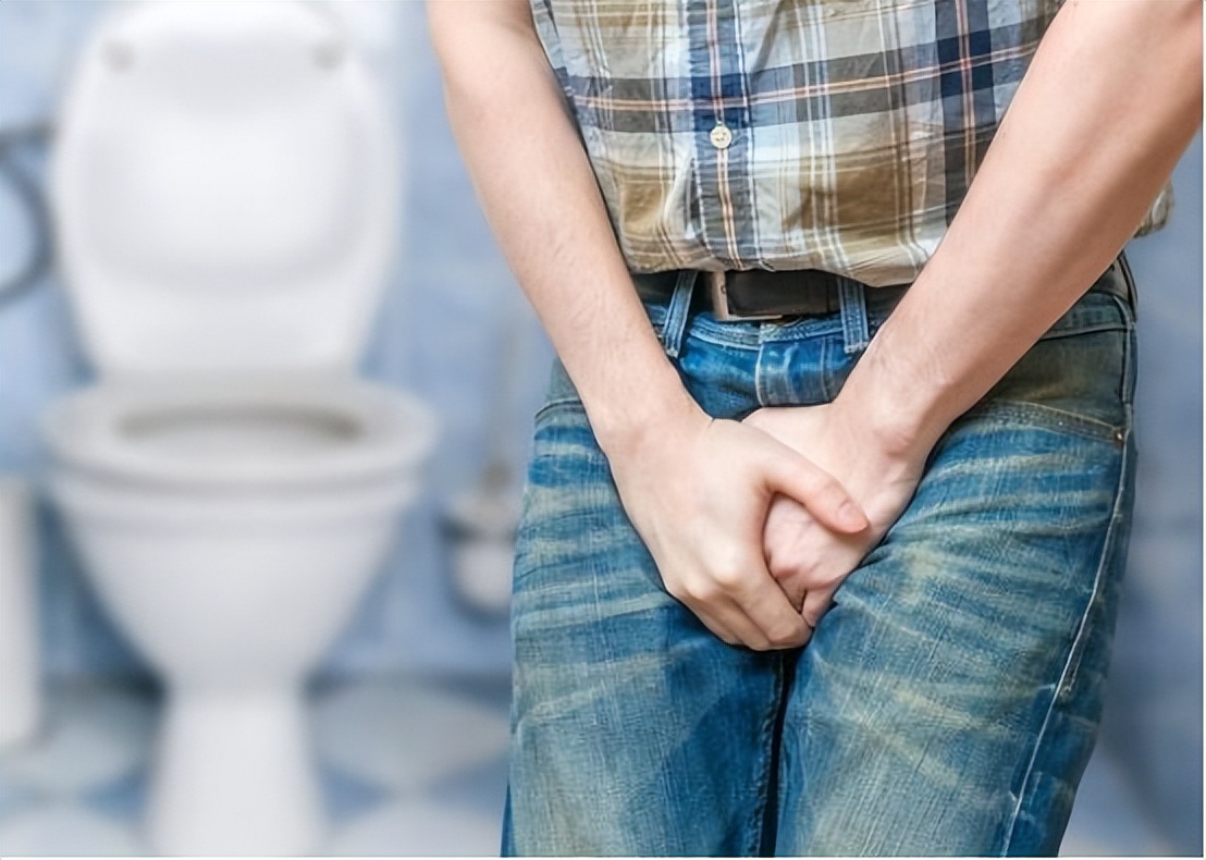 女性尿道感染为什么老是小肚胀痛,女性尿道感染一般是什么原因