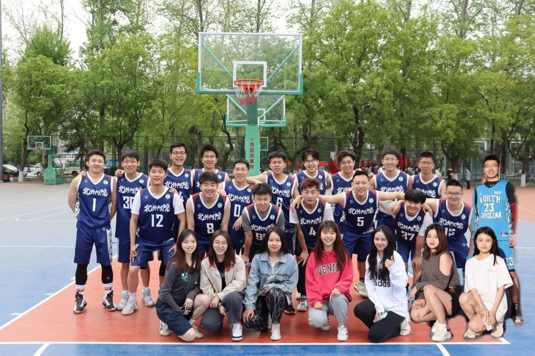 世界冠军在高校表演跳绳,世界冠军助阵表演视频