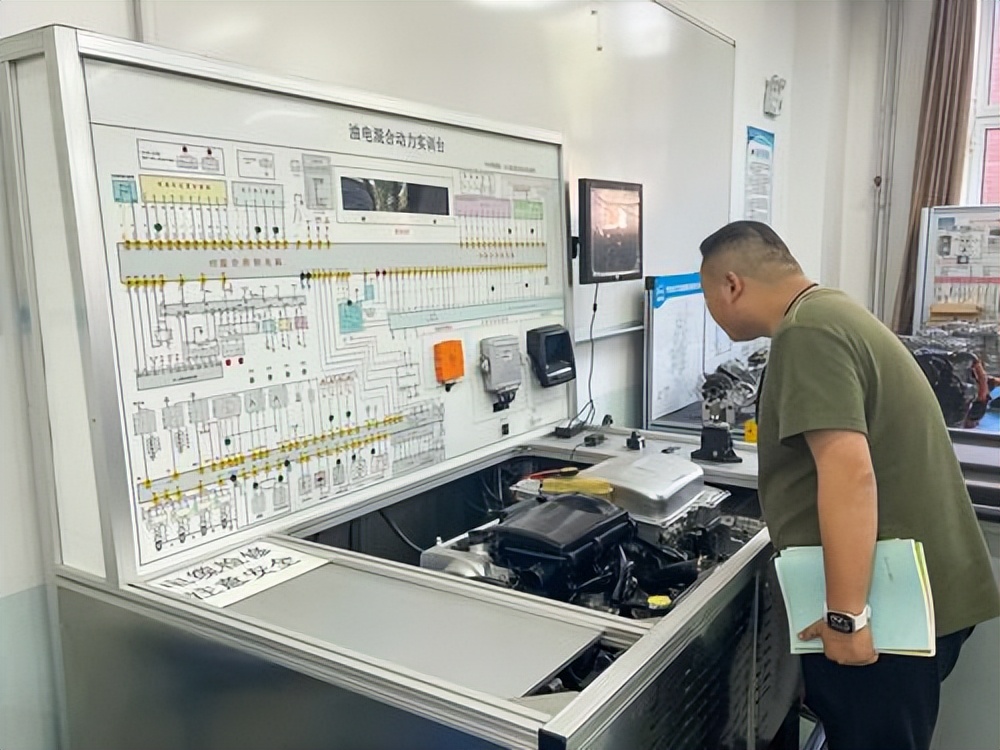 网站建设与管理技能、计算机应用工作室前往大连进行专业建设考察