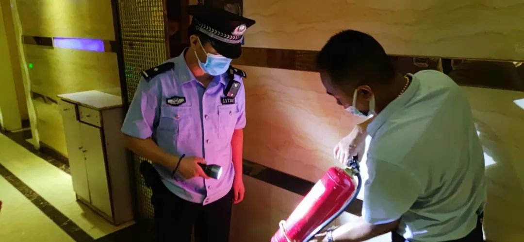 夏季治安打击整治“百日行动”丨尽锐出战！河南洛阳公安全力开展夏夜治安巡查宣防第二次集中统一行动