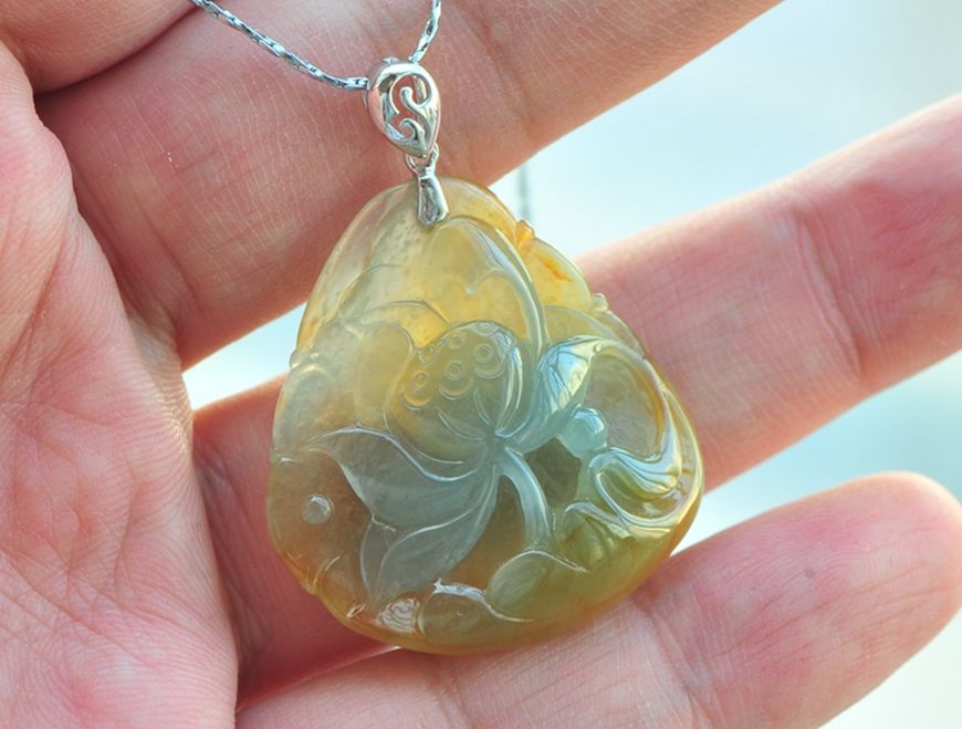 大马坎翡翠毛料原石大捡漏,大马坎黄翡小料子雕刻什么合适