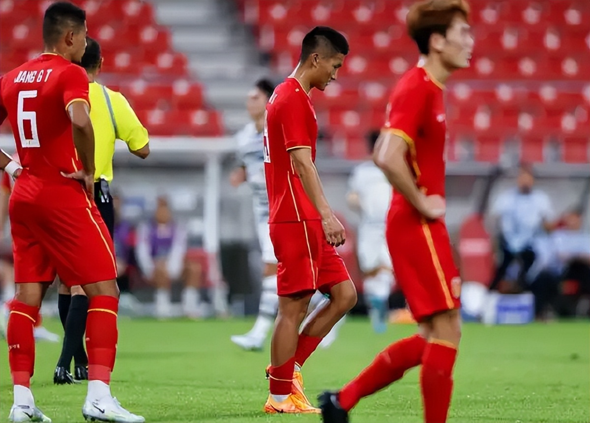 国足0比2日本射门数,射门30次输球