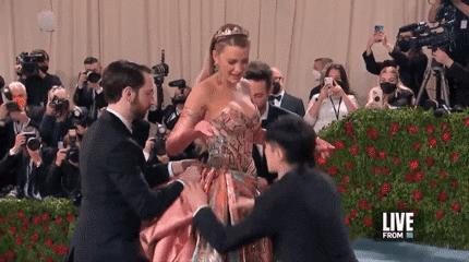 谷爱凌2019穿抹胸裙,谷爱凌穿白色长裙