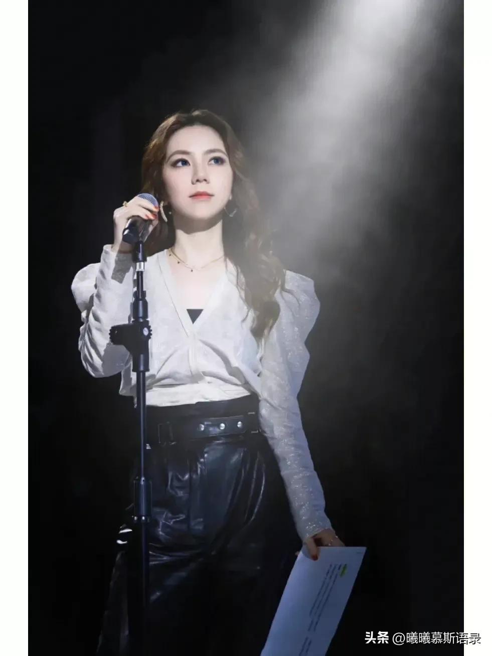 隐藏在小学生里的神仙嗓音邓紫棋,邓紫棋极具特色的嗓音倾情演唱
