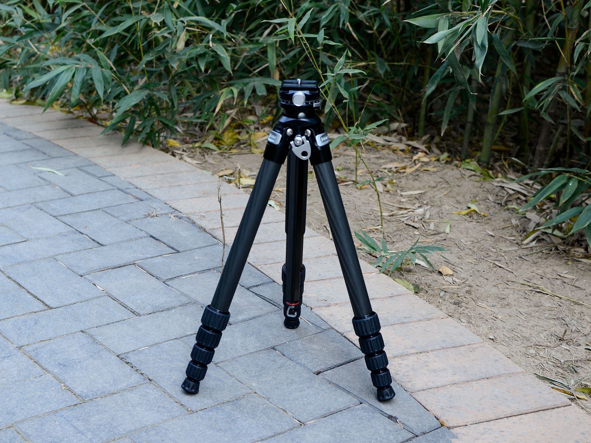 佳鑫悦碳纤维轻便旅行三脚架,佳鑫悦三脚架评测