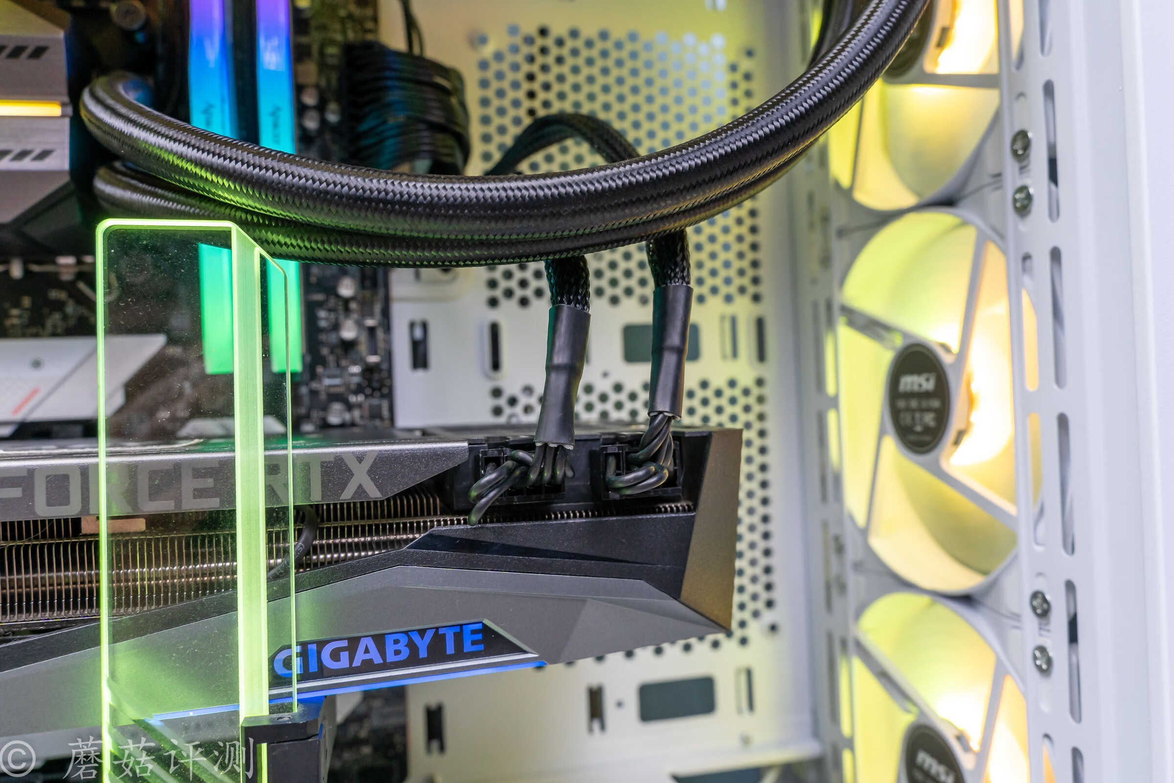 技嘉3090ti水雕显卡,技嘉rtx4090魔鹰oc怎么样