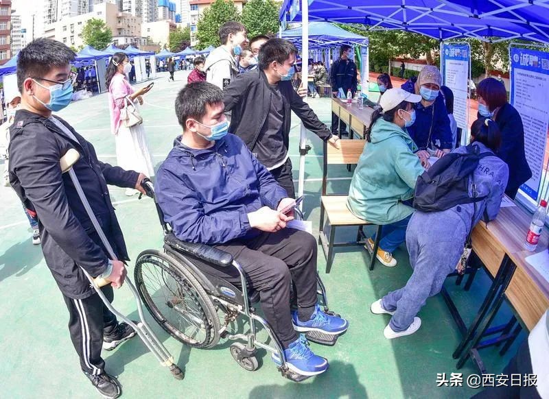 切实解决残疾人就业难题,西安市残疾人创业孵化基地