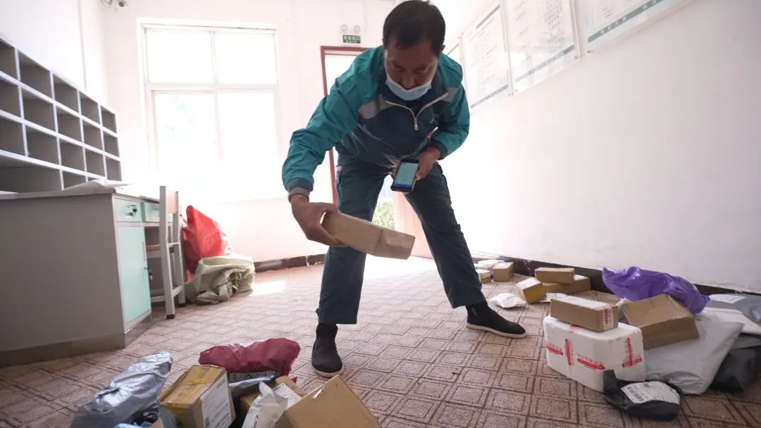 这条邮路通往黄河第十八道弯……︱沿着邮路看中国