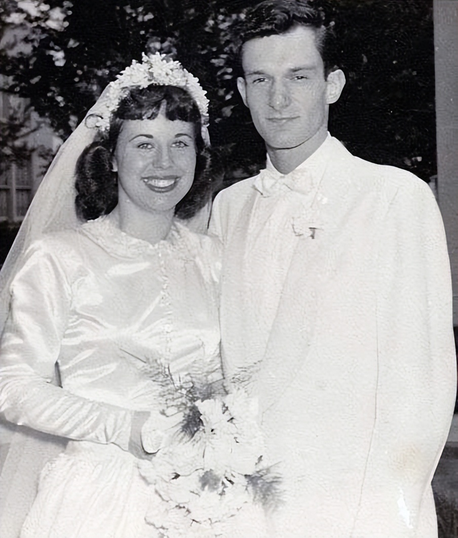 花花公子创始人娶三胞胎,花花公子创始人初恋