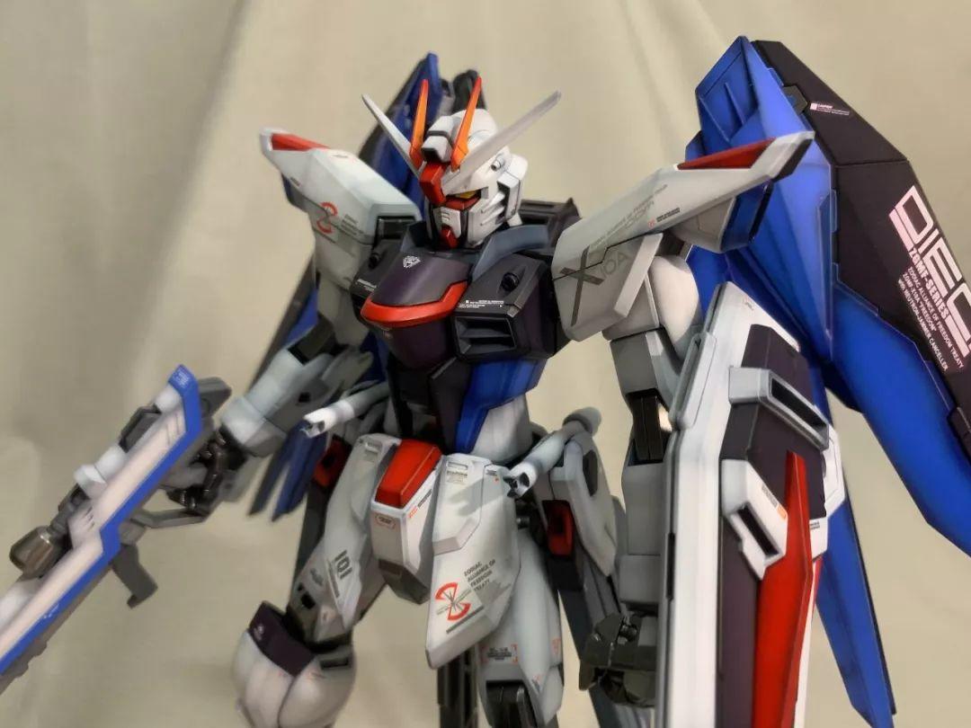 圣诞节送什么实用的东西给男友,圣诞节礼物送什么给男生比较高端