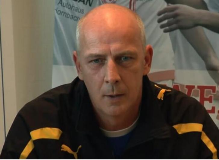 2大火爆脾气名宿唇枪舌剑；穆勒是否打替补，能不能征召胡梅尔斯