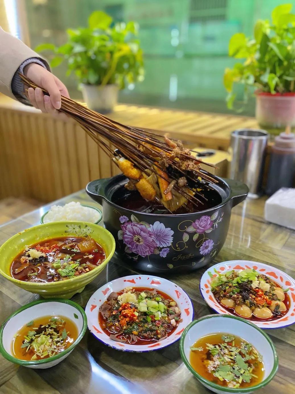 「炫•打卡」一暖入锅一口入魂，烫煮角落的风情