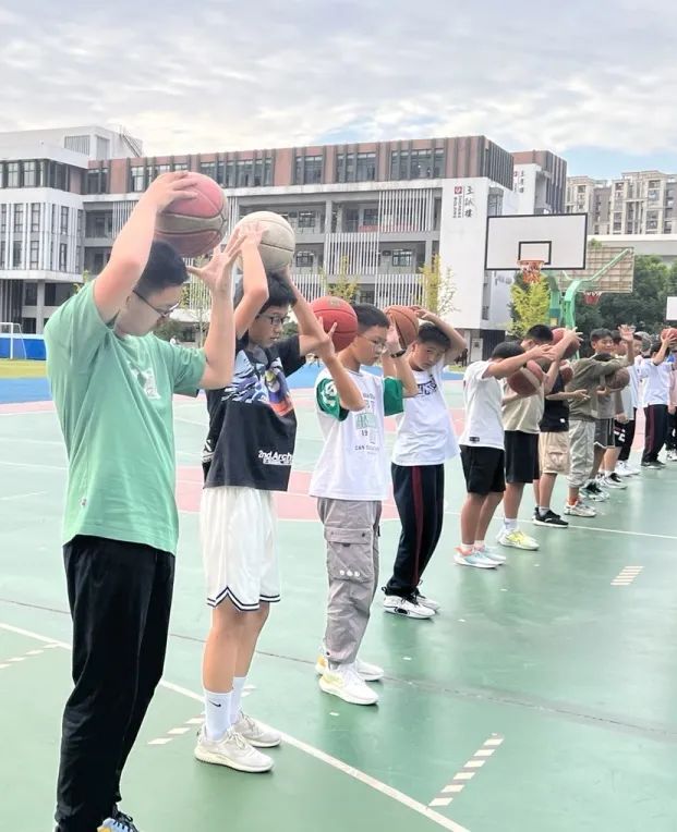 体育创新展示,体育特色课程开发与实施心得体会