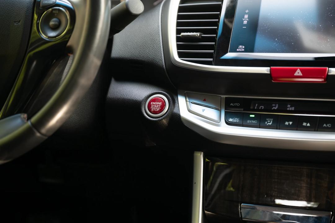 买高配家用车，送V6发动机——9代雅阁3.0LVTI尊贵版