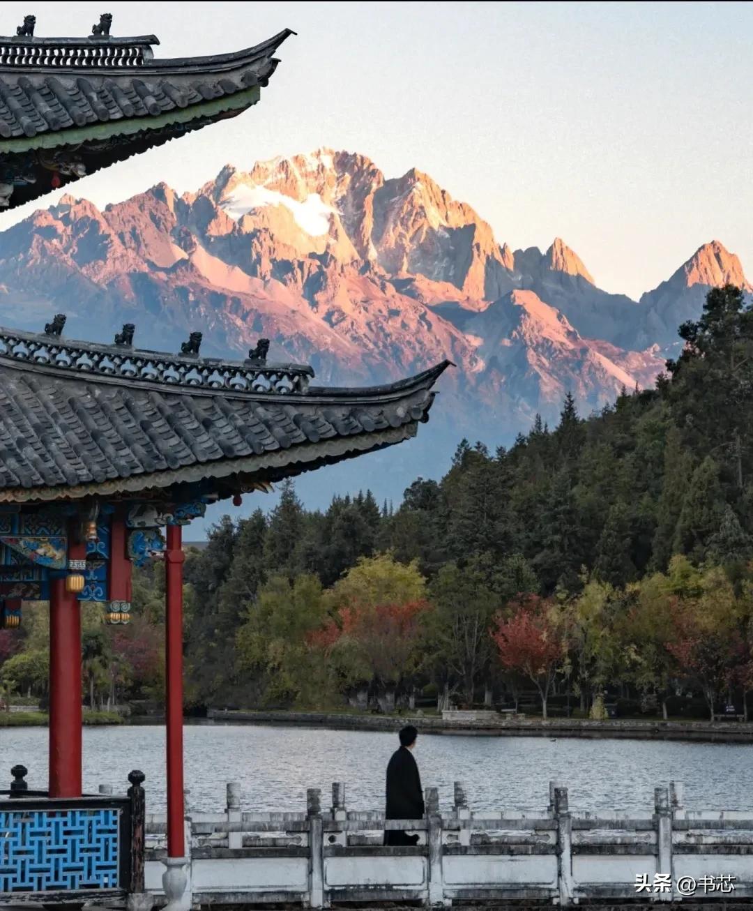 丽江古城的四方街在什么地方,丽江古城四方街