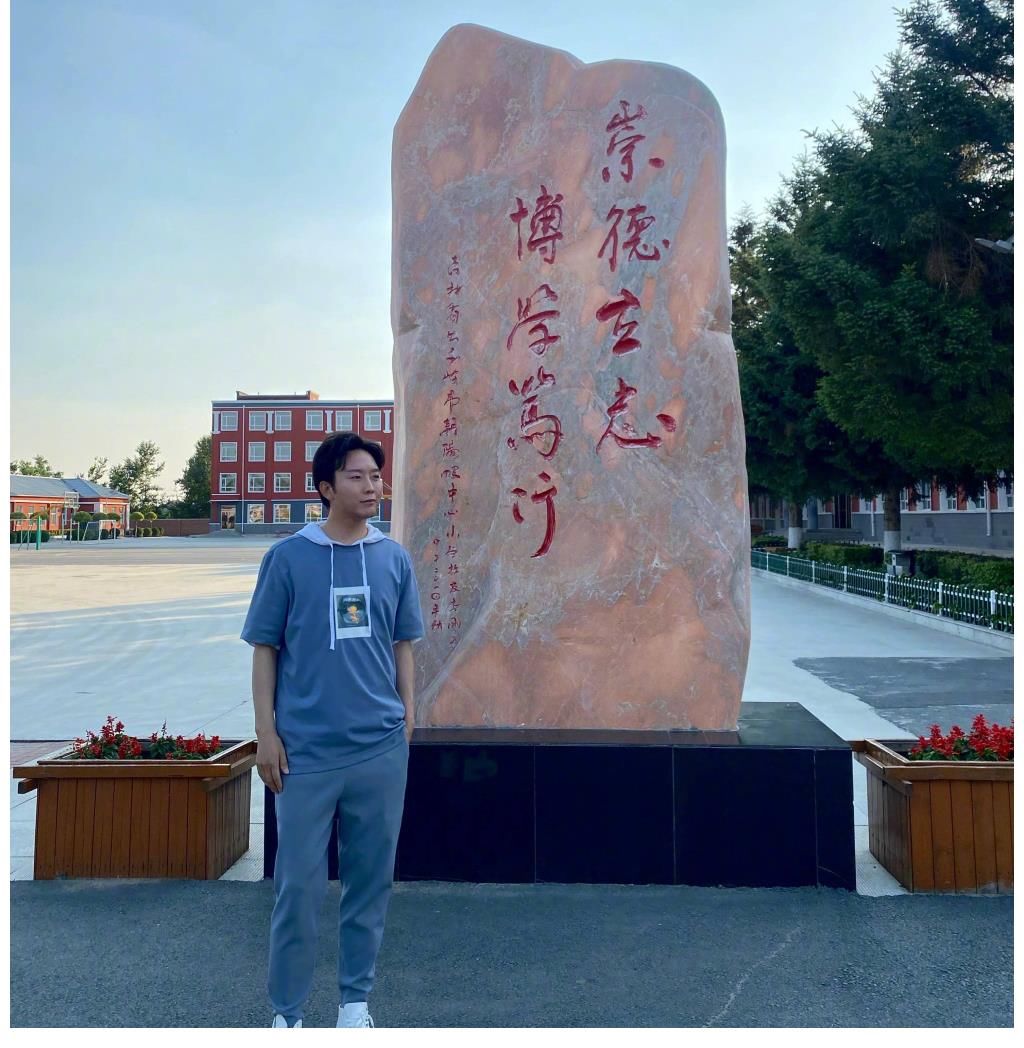 李玉刚经历过哪些事,李玉刚经历了什么