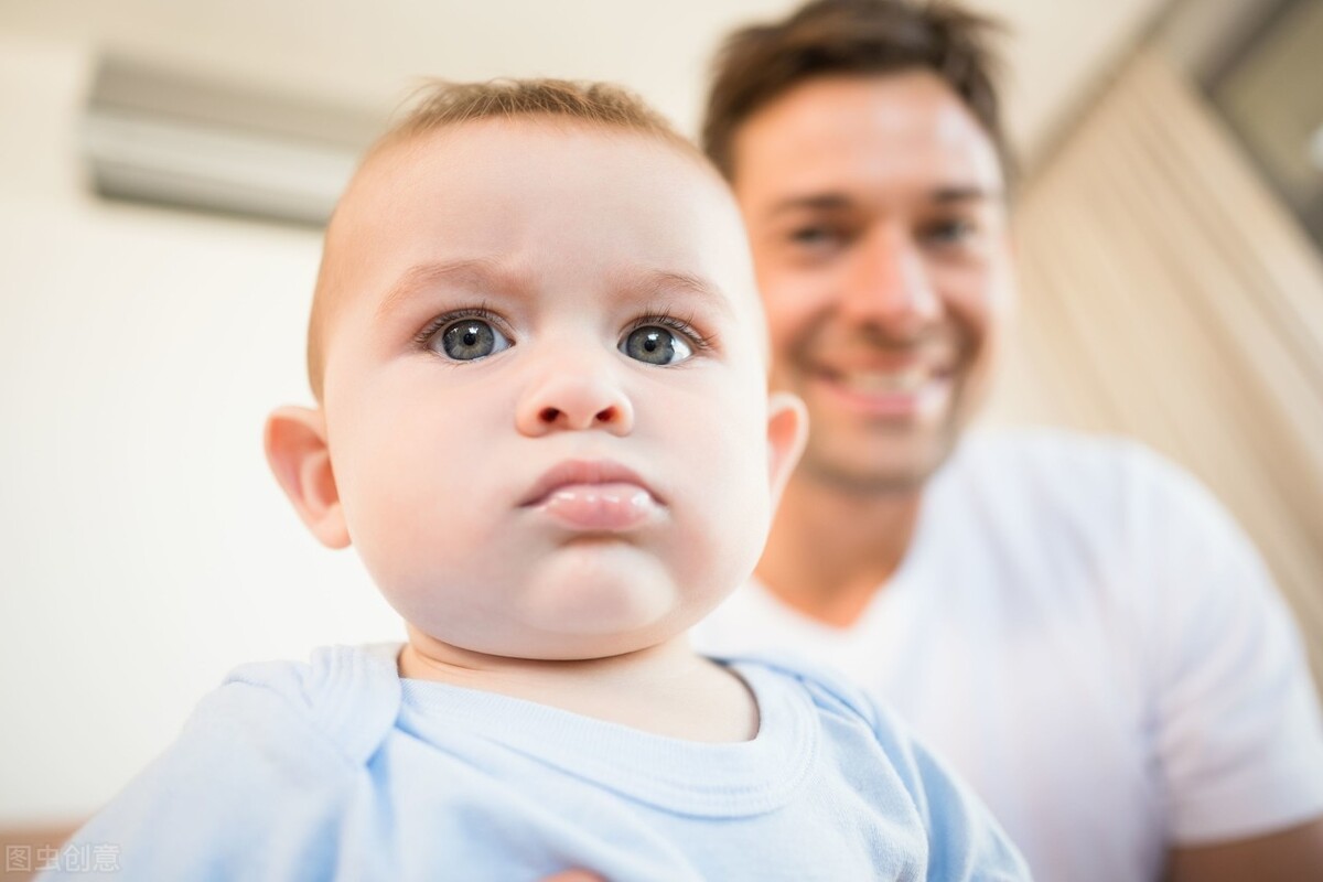 孩子睡觉腿总是抖动怎么回事,睡觉腿突然抽动一下是怎么回事