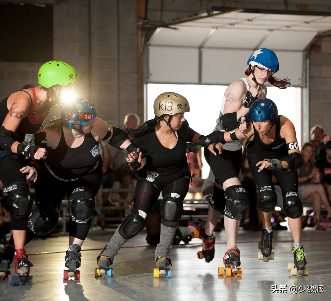 轮滑初学入门教程小孩,轮滑运动如何科学入门