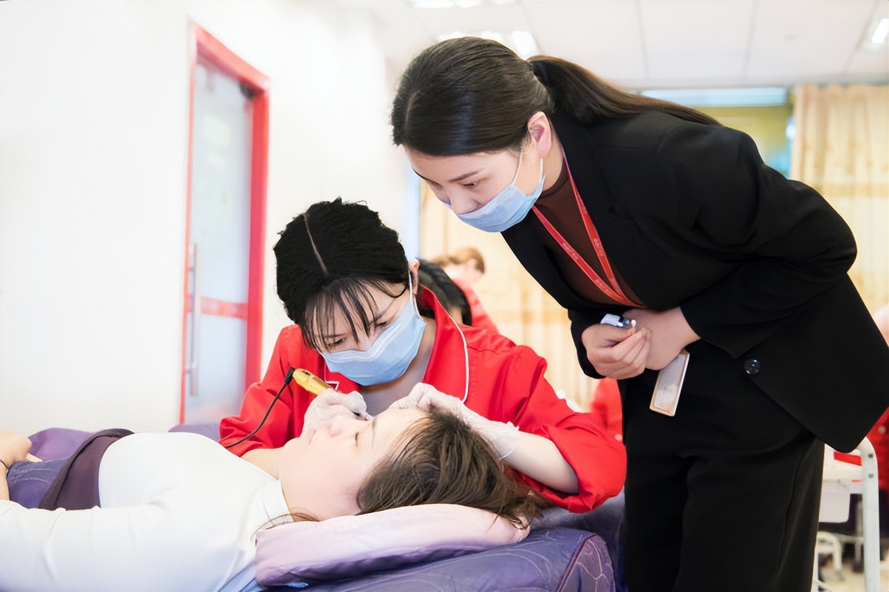 嘟嘟瓜美容培训班靠谱吗,嘟嘟瓜化妆培训靠谱吗