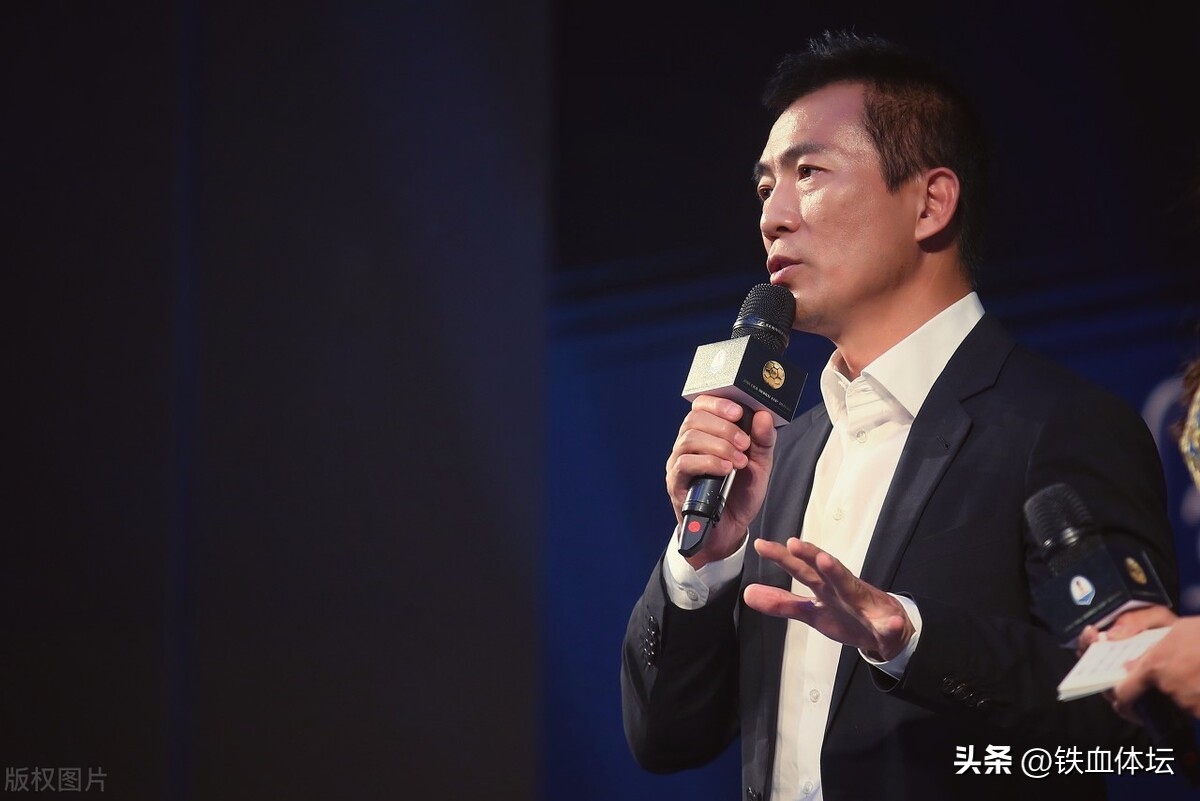 足球讲解员黄健翔评论李铁,黄健翔谈李铁四十年来最差主教练