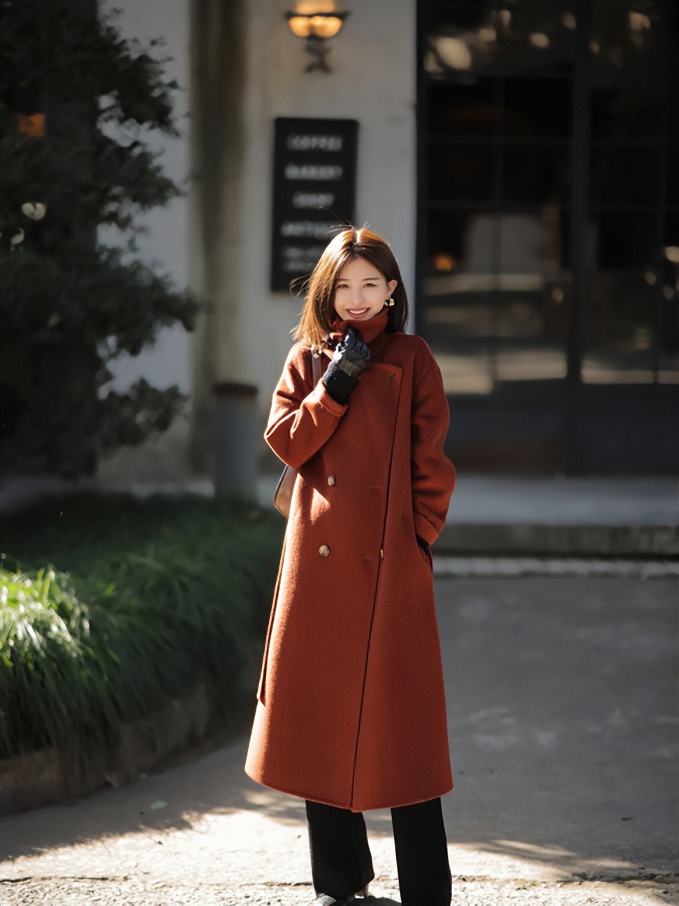 冬天穿大衣配什么耳饰,冬季穿大衣戴哪款耳环显气质