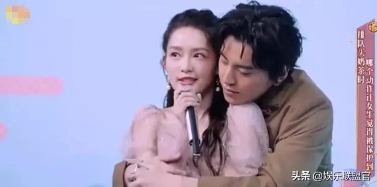 撩汉、乱认爸、男男接吻，这6位明星是没分寸感，还是“耍流氓”