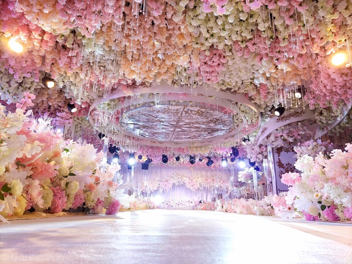 只登记没办婚礼可以起诉赔偿吗,婚宴合同违约赔偿标准