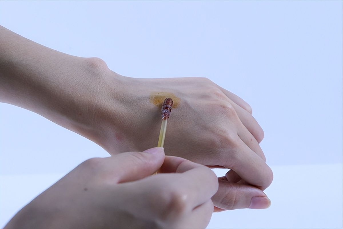 术后伤口消毒用酒精好还是碘伏好,酒精和碘伏双氧水的区别是什么