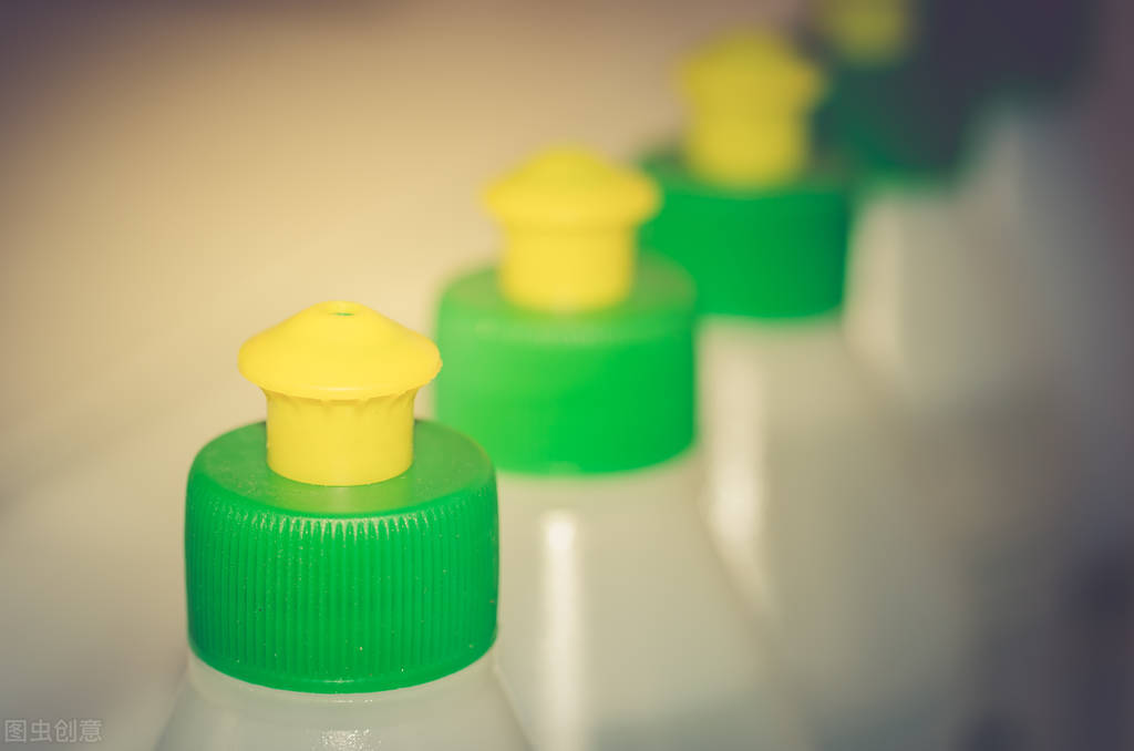 在家里手指被502粘住了该怎么解决,502胶水把两个手指粘在一起怎么办