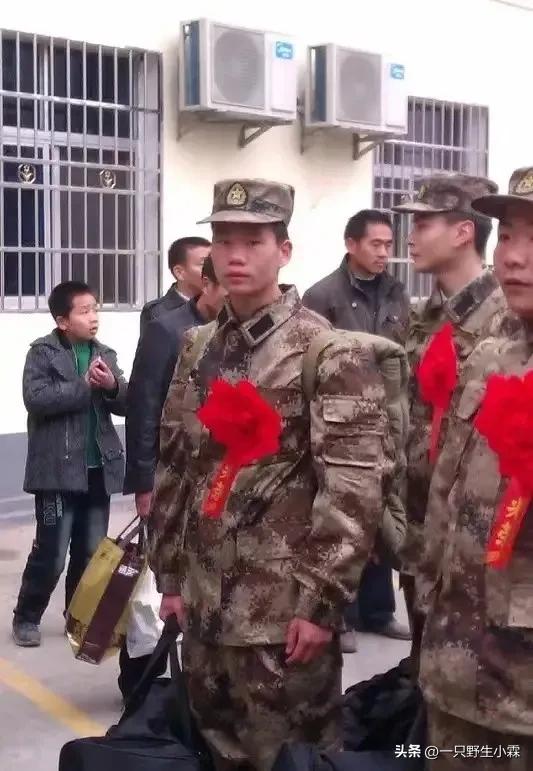 我放弃稳定工作，独闯非洲，为救邻居，深夜抡着菜刀赶跑5名劫匪