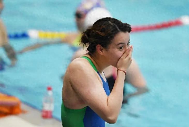 女运动员的痛苦程度,女运动员赛场上痛苦哭