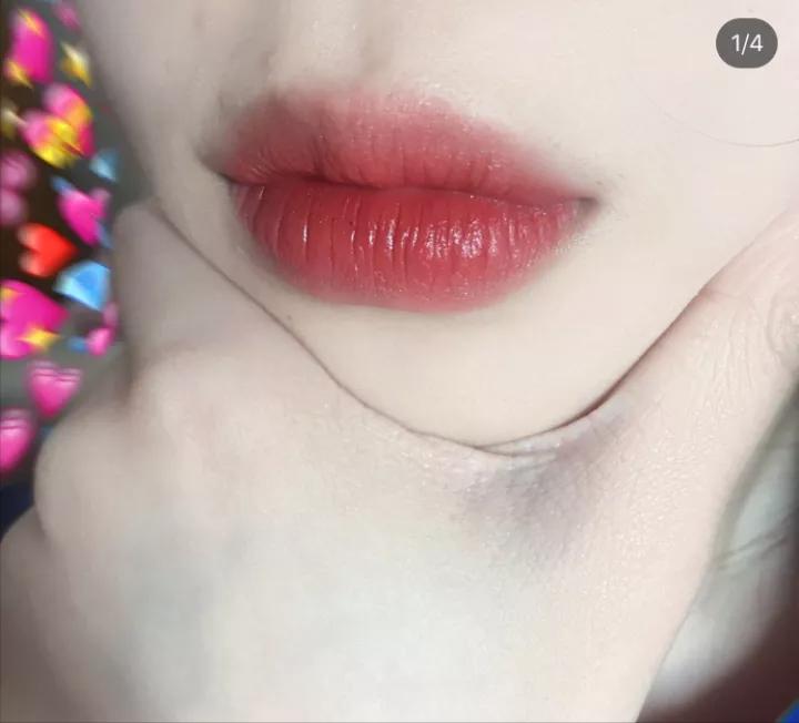 每个女生都不可能只拥有一支口红,女生一生只能买十只口红