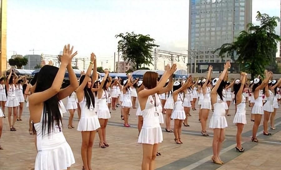 揭露东莞“秘密服务”黑幕，真相惊人！