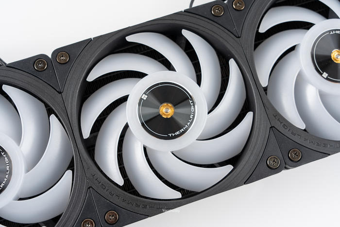 微星z690刀锋可以用1070ti吗,微星z690刀锋钛对比吹雪