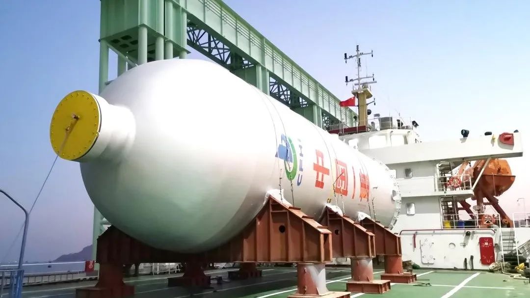 吊装600吨,25吨吊车化工厂吊装全过程