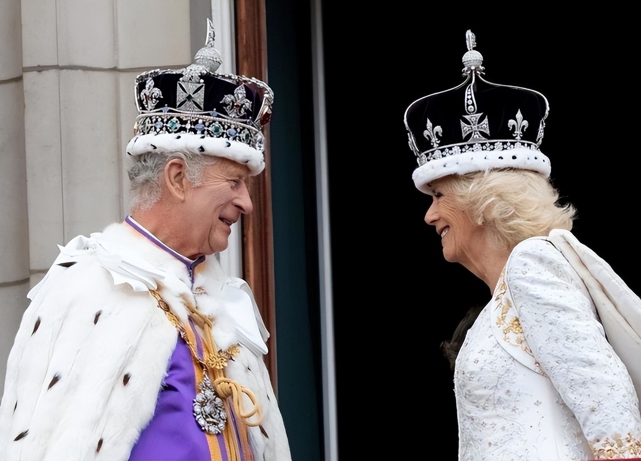 这一次的加冕礼，让“小三上位”的卡米拉，成了全世界的笑话