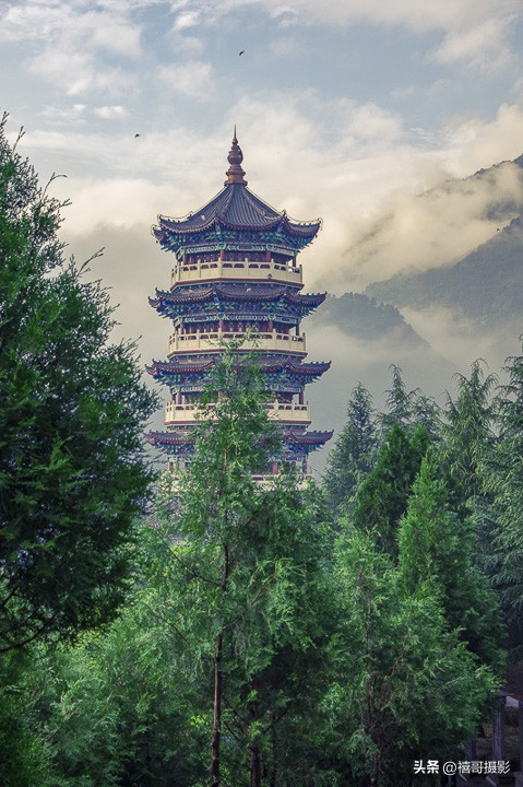 四川乡村行走,白河县绣屏山看日出