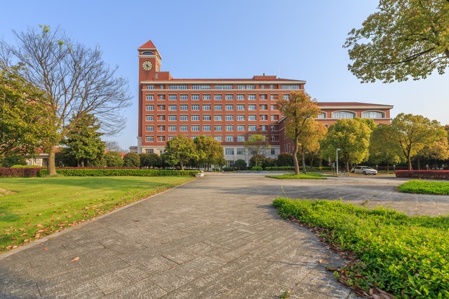 成都华商理工学校怎么样,成都华商理工职业学校是全日制吗