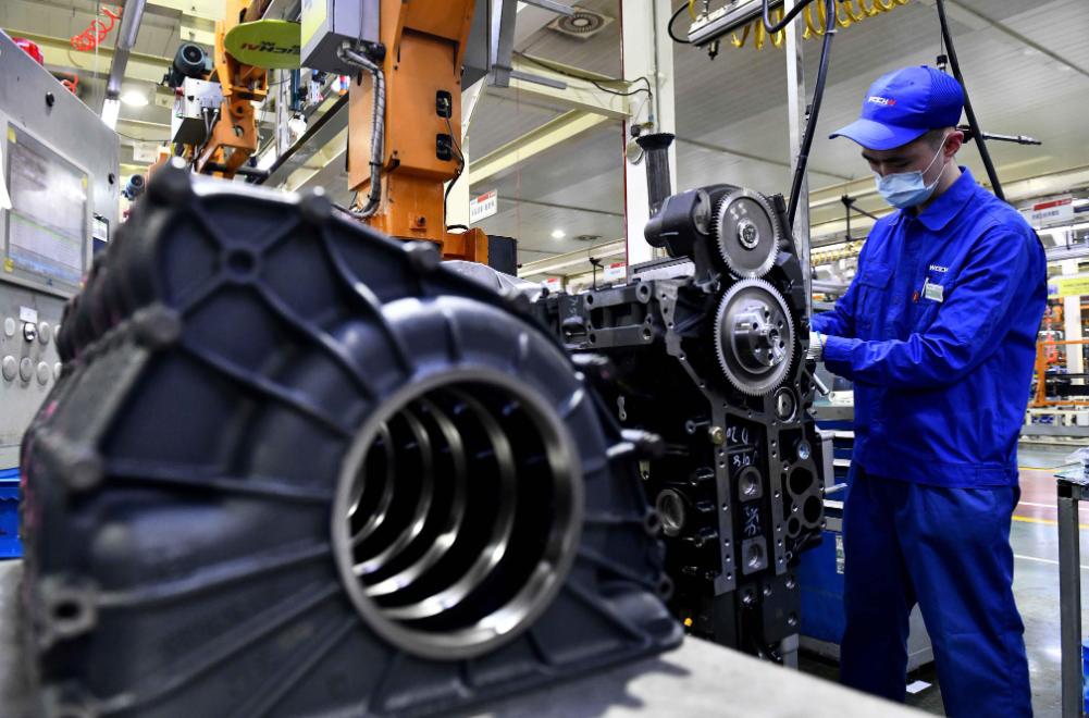 2015年开始，我国新能源汽车销量累计销售近500万辆，占全球约1/2