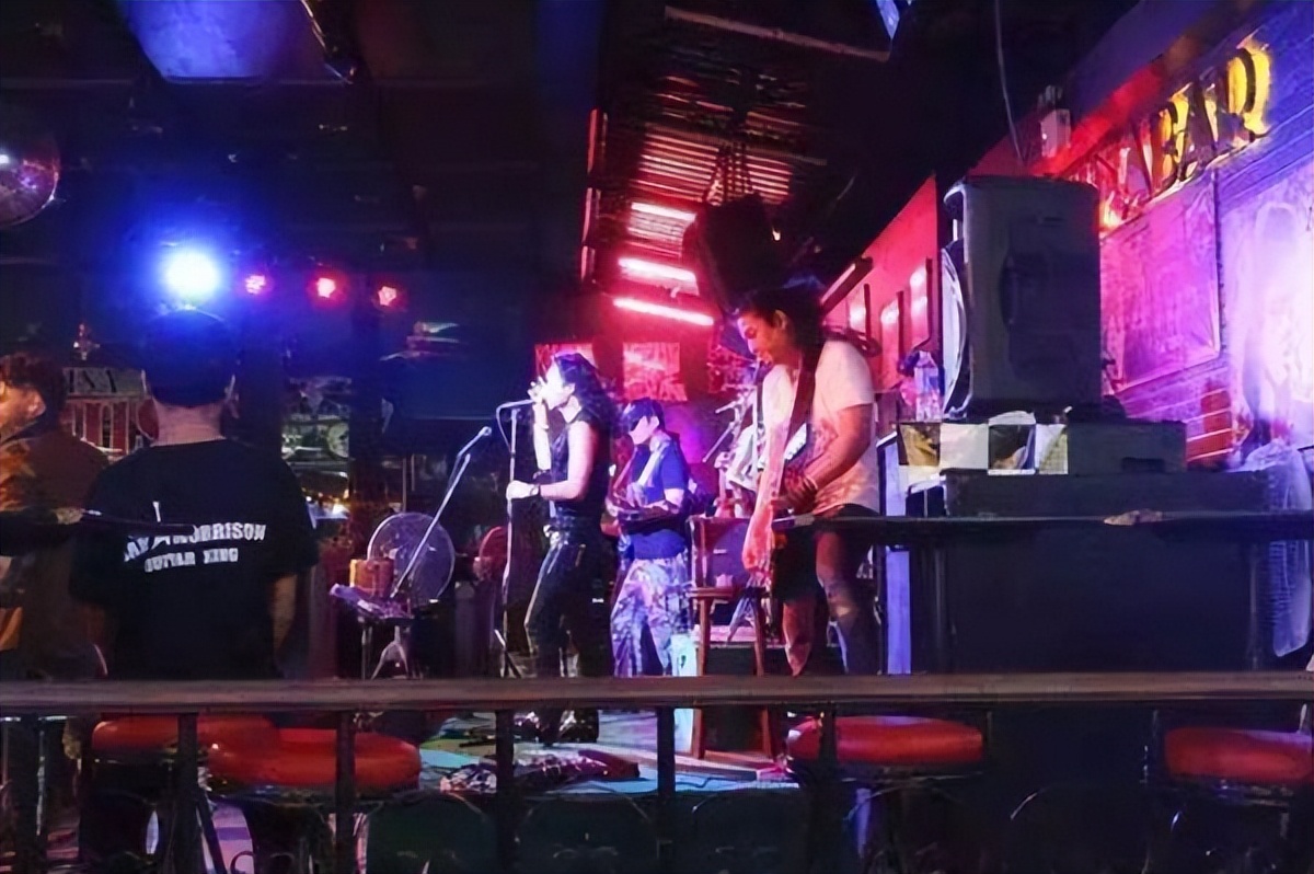 泰国酒吧二楼为什么不能去,泰国酒吧去玩危险吗