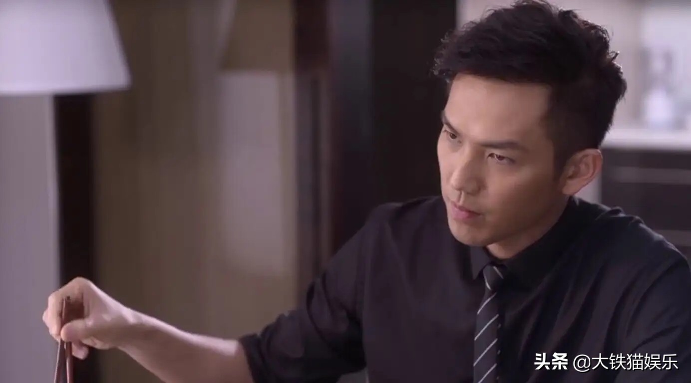 别再尬吹港台男神会保养了！好家伙，他们真信了，50岁还在演少年