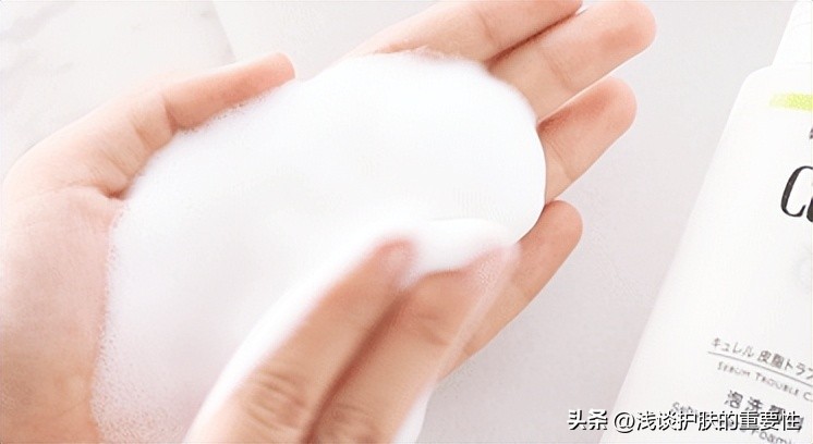 冬季皮肤干燥用什么洗面奶,洗面奶越洗皮肤越干燥